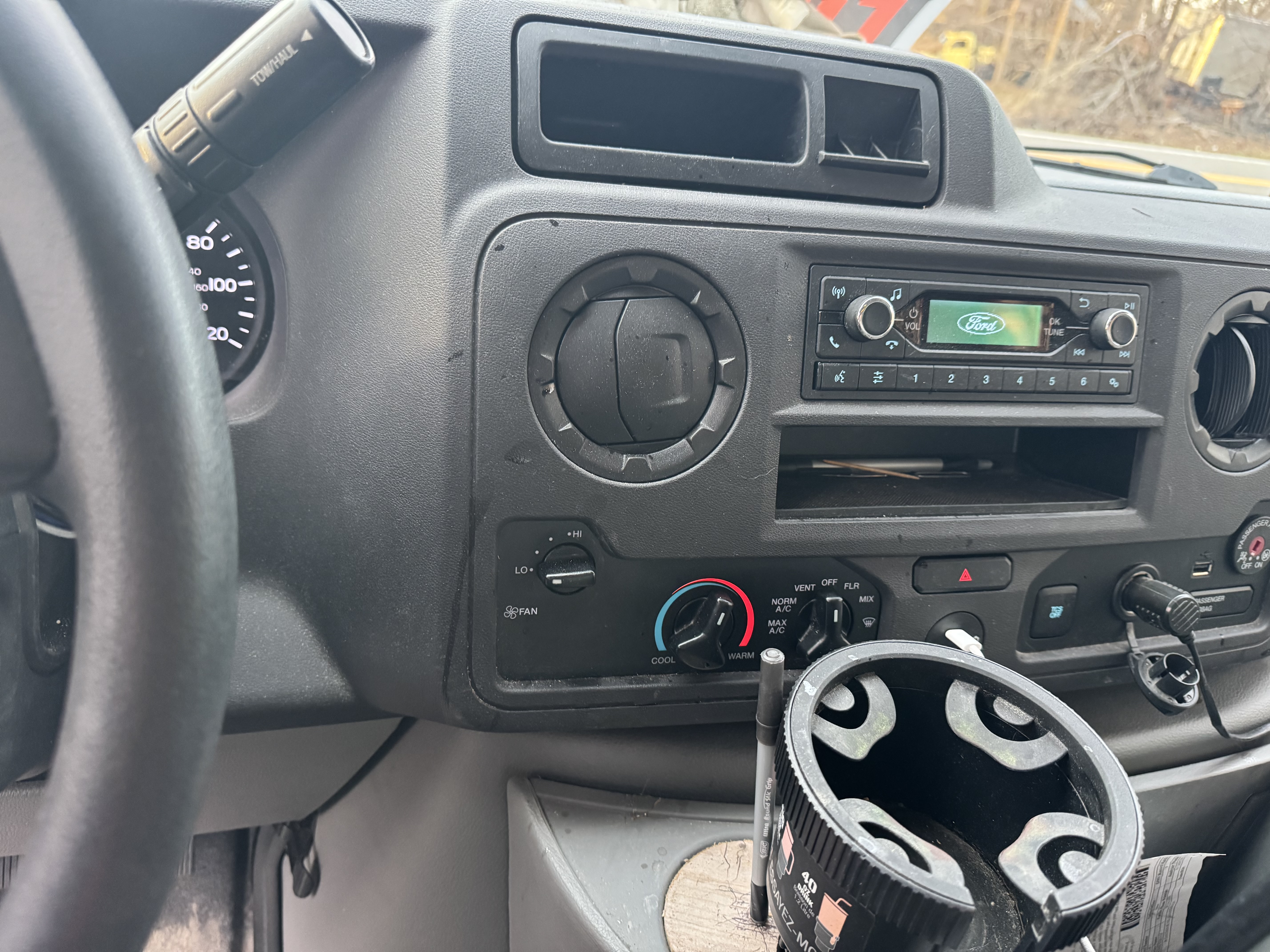 Used 2022 Ford E-350 and Econoline 350 Super Duty w/ Power Windows & Locks Group RWD image 17