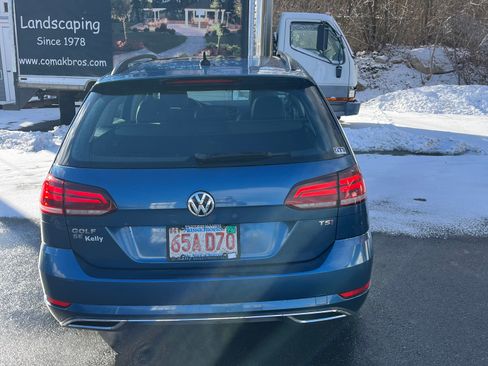 Used 2018 Volkswagen Golf SE image 2