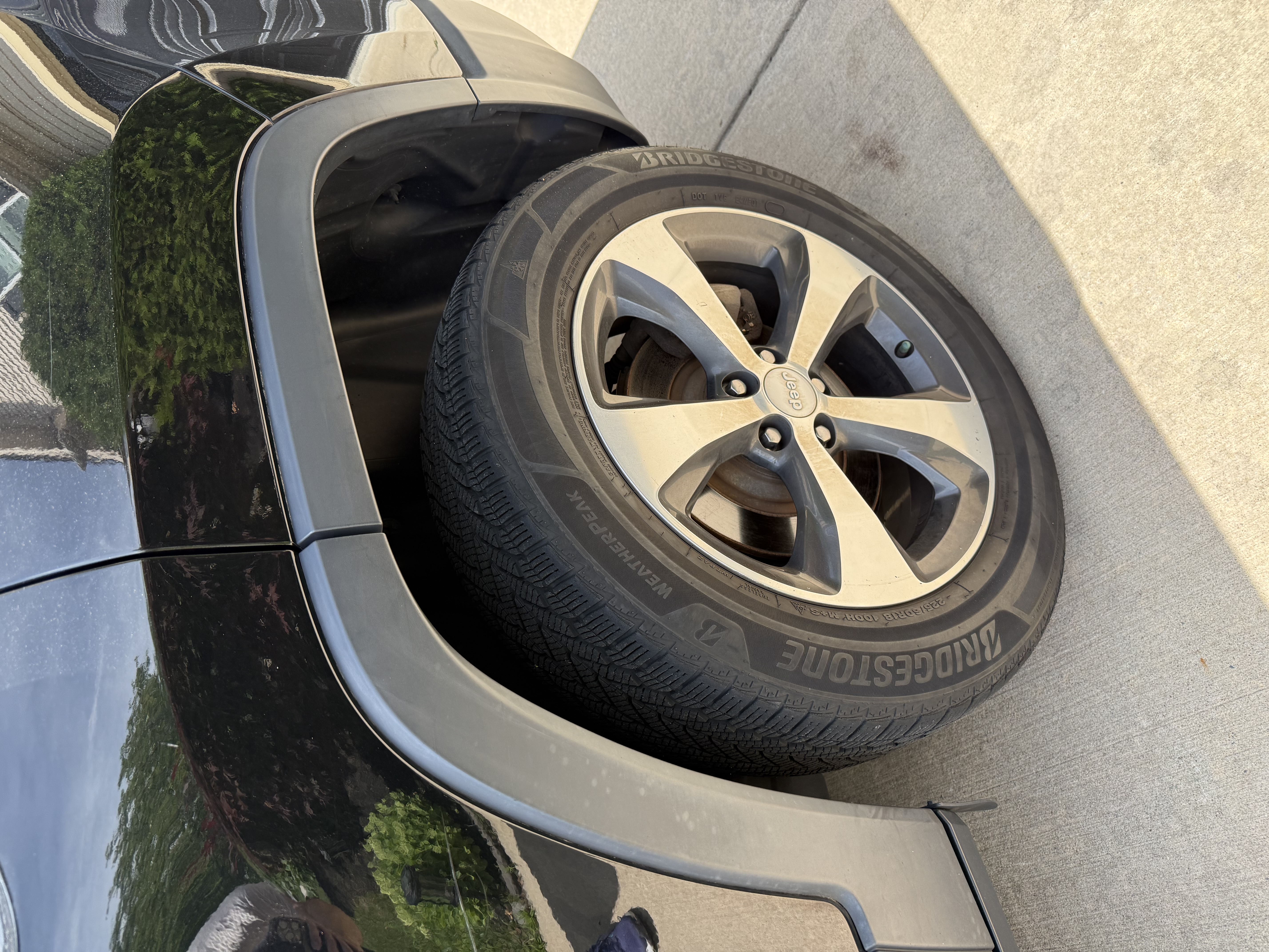 Used 2019 Jeep Cherokee Limited AWD/4WD image 6