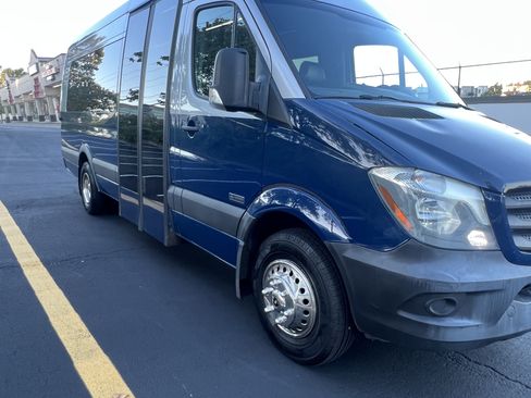 Used 2017 Mercedes-Benz Sprinter 3500 image 12