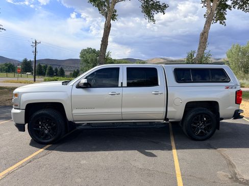 Used 2018 Chevrolet Silverado 1500 LT w/ All Star Edition AWD/4WD image 4