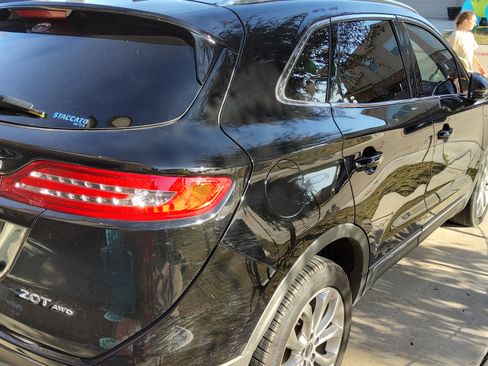 Used 2018 Lincoln MKC Select w/ Select Plus Package image 2