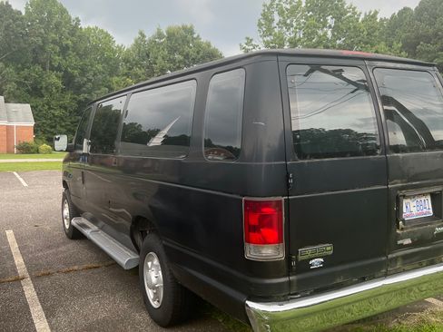 Used 2011 Ford E-350 and Econoline 350 XLT RWD image 9