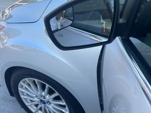 Used 2013 Ford C-MAX SEL FWD image 17
