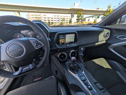 Used 2018 Chevrolet Camaro SS image 15