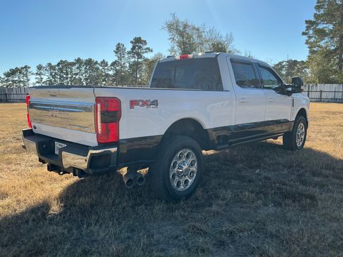 Used 2024 Ford F350 King Ranch w/ FX4 Off-Road Package image 5