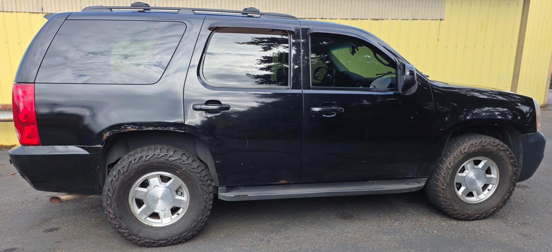 Used 2011 GMC Yukon SLE AWD/4WD image 9