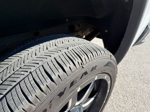 Used 2018 GMC Sierra 1500 SLT w/ SLT Premium Package image 17