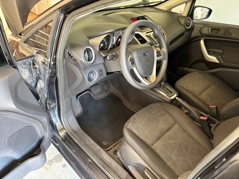 Used 2011 Ford Fiesta SE w/ 201A Rapid Spec Order Code image 4