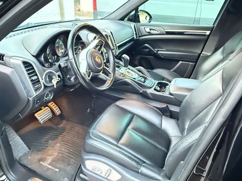 Used 2015 Porsche Cayenne S image 21