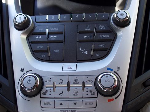 Used 2017 Chevrolet Equinox Premier w/ Enhanced Convenience Package image 18