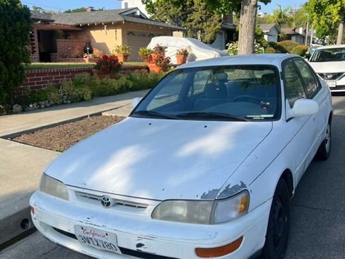 Used 1997 Toyota Corolla DX FWD image 5