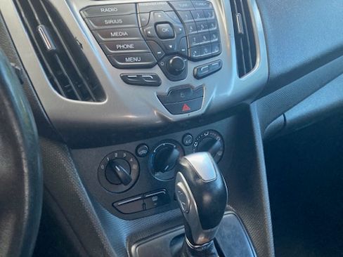 Used 2016 Ford Transit Connect XLT image 8