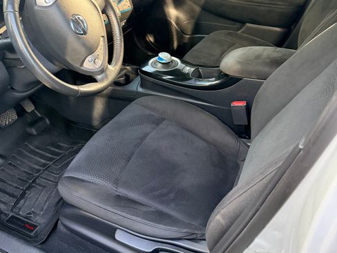 Used 2015 Nissan Leaf SV w/ LED & Quick Charge Package image 2