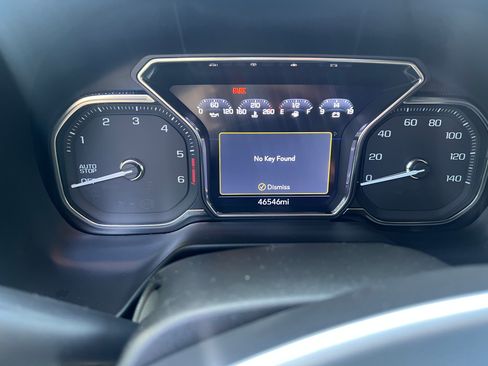 Used 2021 GMC Yukon SLT w/ Rear Media and Nav Package image 12