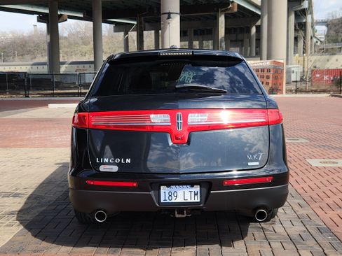 Used 2011 Lincoln MKT AWD w/ 101A Rapid Spec Order Code image 9