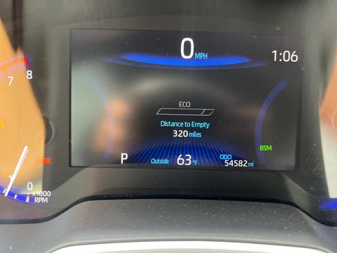 Used 2019 Toyota Corolla XSE image 11