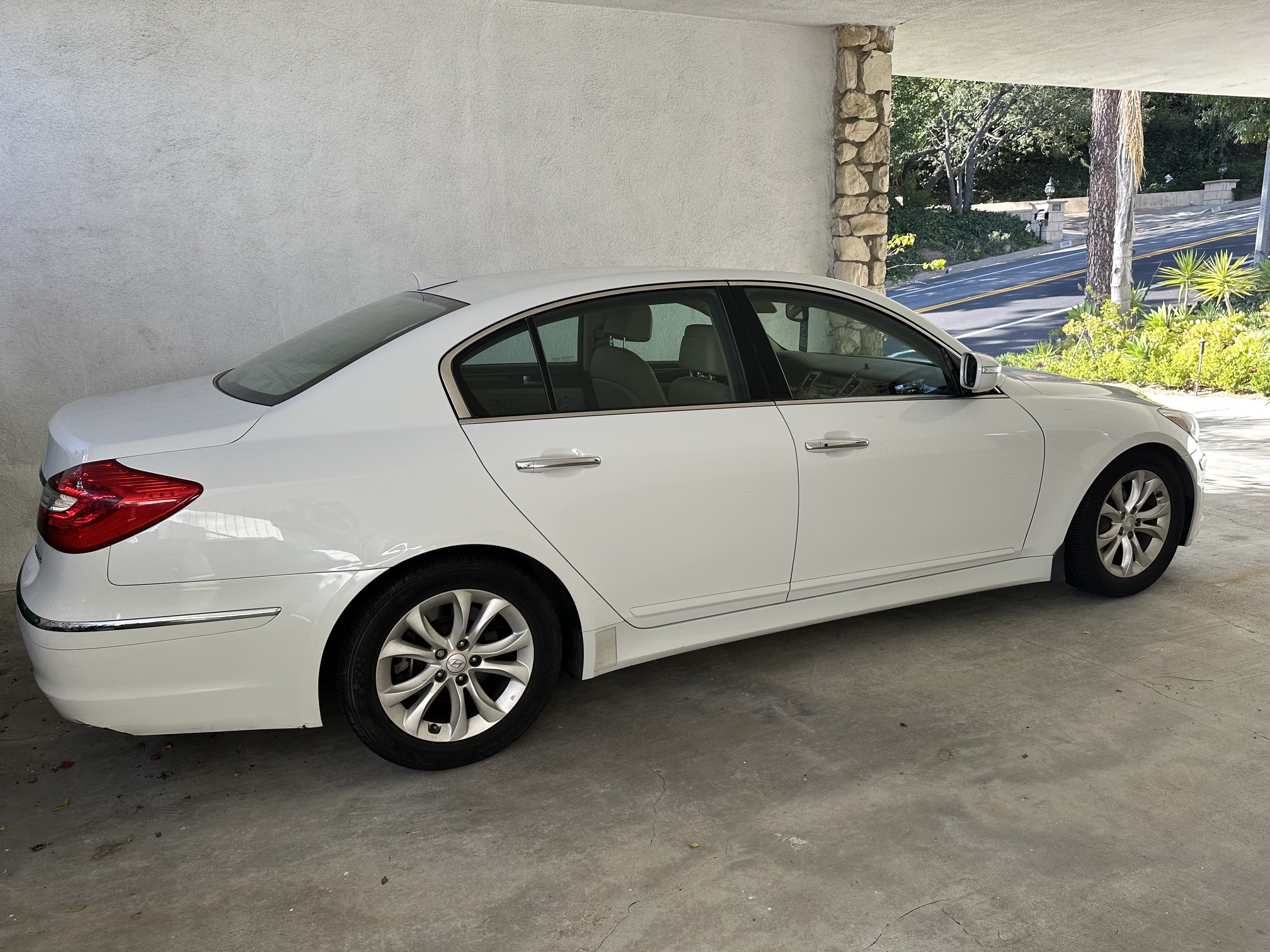Used 2012 Hyundai Genesis 3.8 RWD image 1
