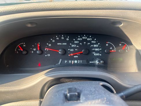 Used 2004 Ford E-350 and Econoline 350 XL image 12