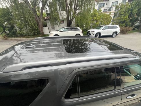 Used 2017 Ford Explorer XLT w/ Equipment Group 202A image 11