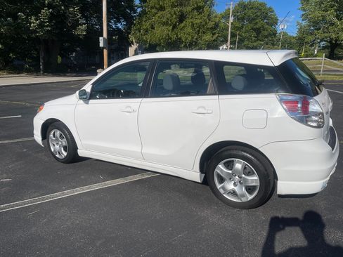 Used 2006 Toyota Matrix XR FWD image 4