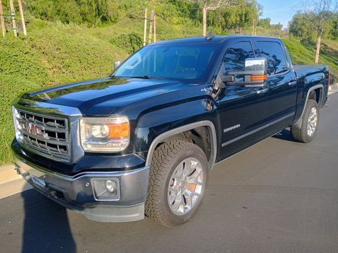 Used 2015 GMC Sierra 1500 SLT w/ SLT Crew Cab Value Package image 1