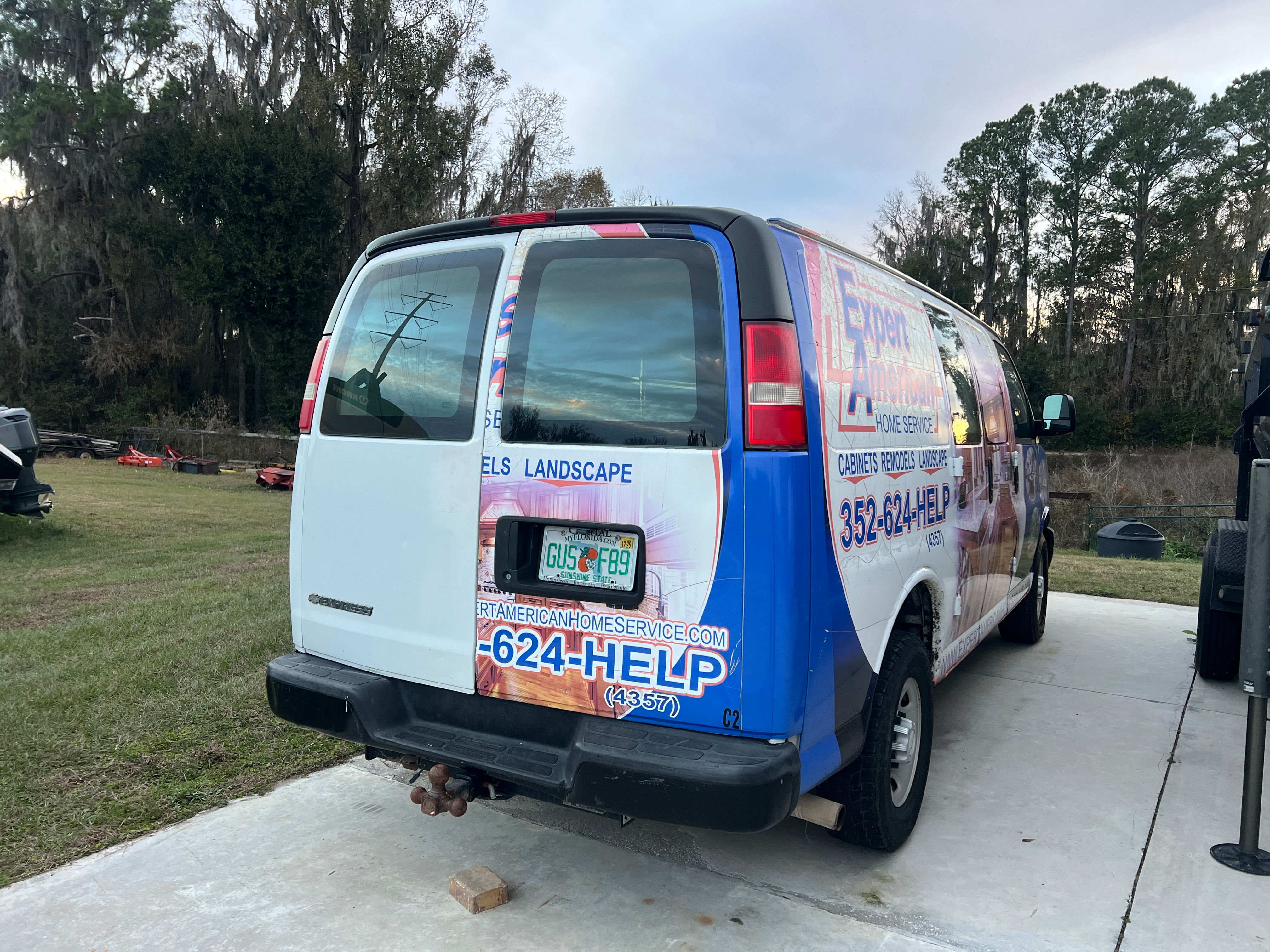 Used 2016 Chevrolet Express 2500 RWD image 4