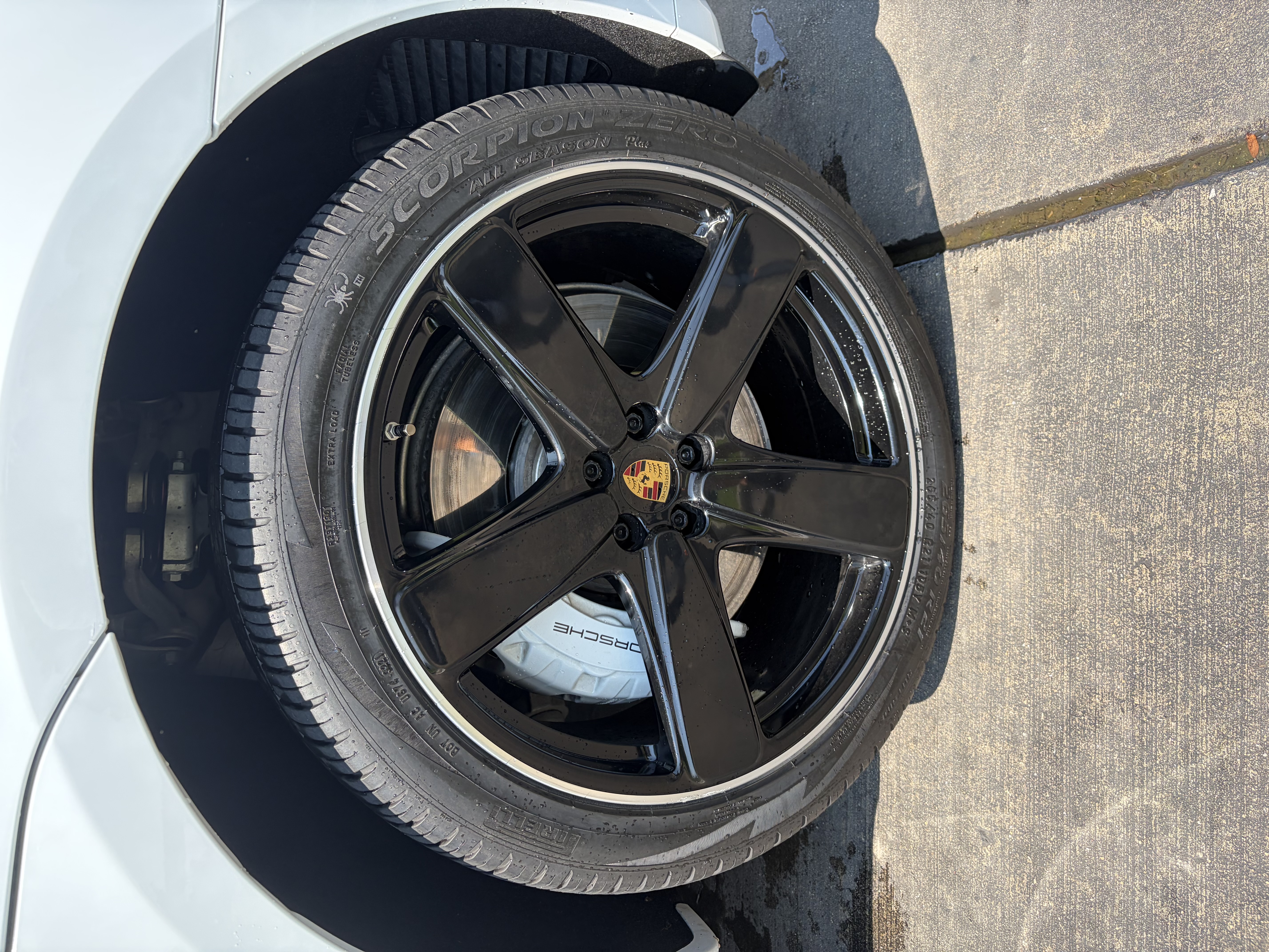 Used 2021 Porsche Macan Turbo AWD/4WD image 13