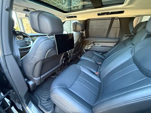 Used 2023 Land Rover Range Rover First Edition image 11