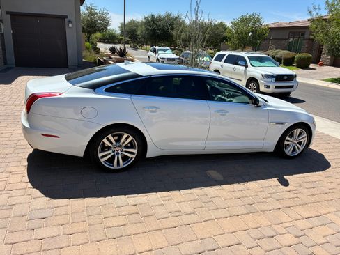 Used 2015 Jaguar XJ L Portfolio RWD image 2