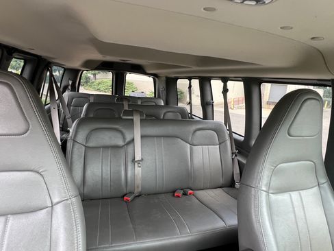 Used 2017 Chevrolet Express 2500 LS RWD image 20