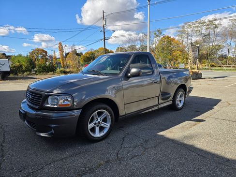 Used 2004 Ford F150 Lightning image 10