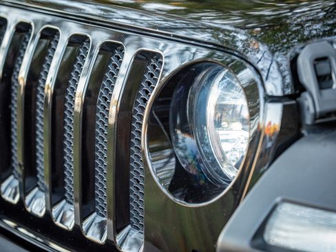 Used 2020 Jeep Wrangler Unlimited Sport image 14