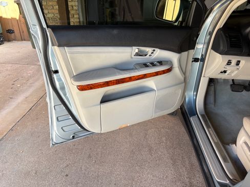 Used 2006 Lexus RX 330 FWD image 24