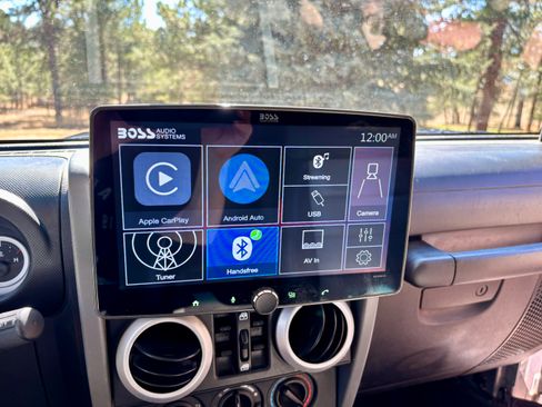 Used 2008 Jeep Wrangler Unlimited Sahara w/ Mopar Chrome Edition Group image 15