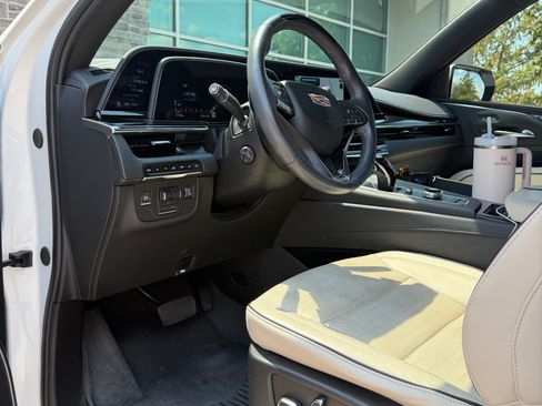 Used 2024 Cadillac Escalade Sport w/ Touring Package AWD/4WD image 9