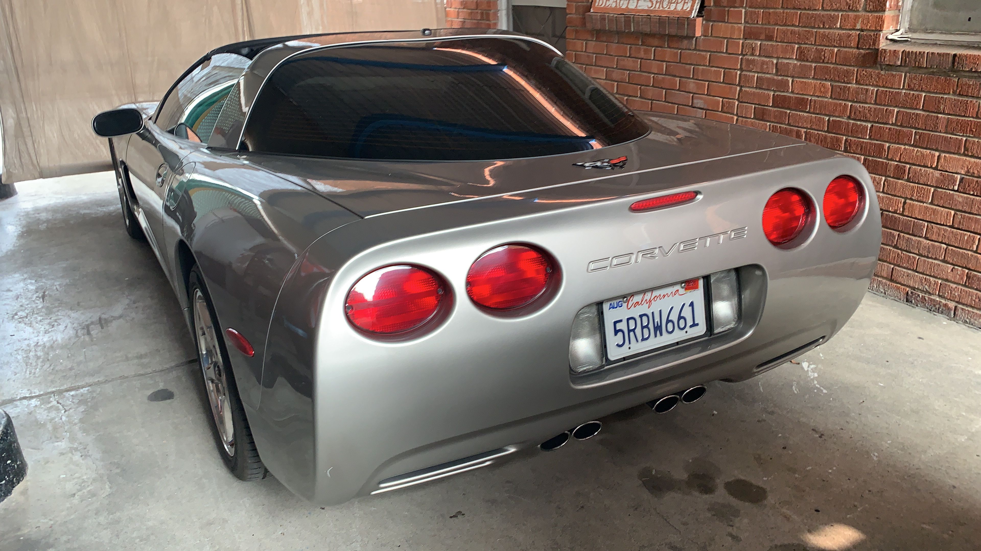 Used 2002 Chevrolet Corvette Coupe w/ Preferred Equipment Group2 RWD image 2