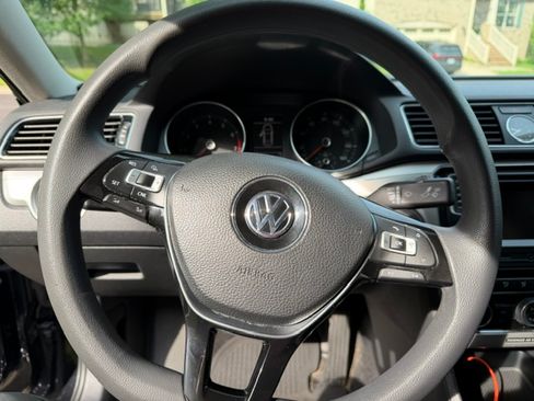 Used 2017 Volkswagen Passat 1.8T S FWD image 8