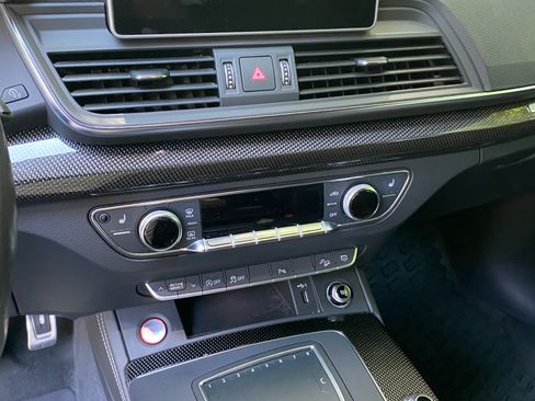 Used 2018 Audi SQ5 Prestige w/ Prestige Package AWD/4WD image 10