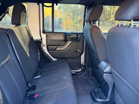 Used 2017 Jeep Wrangler Unlimited Sport w/ Connectivity Group image 12