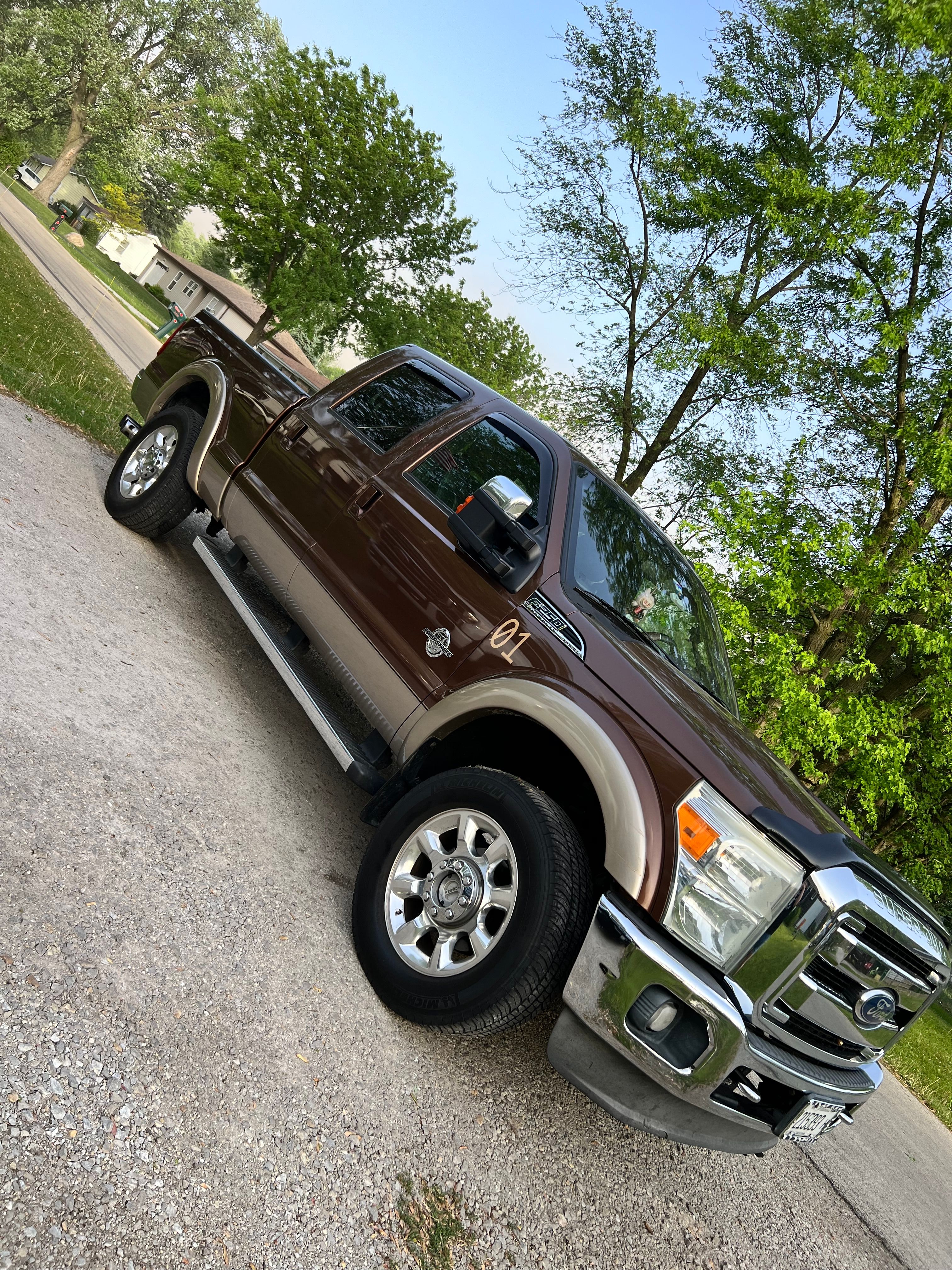 Used 2011 Ford F250 Lariat w/ Chrome Pkg AWD/4WD image 5