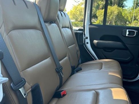 Used 2022 Jeep Wrangler Unlimited Rubicon w/ Xtreme Recon 35" Tire Package image 10