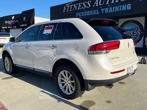 Used 2013 Lincoln MKX FWD image 9