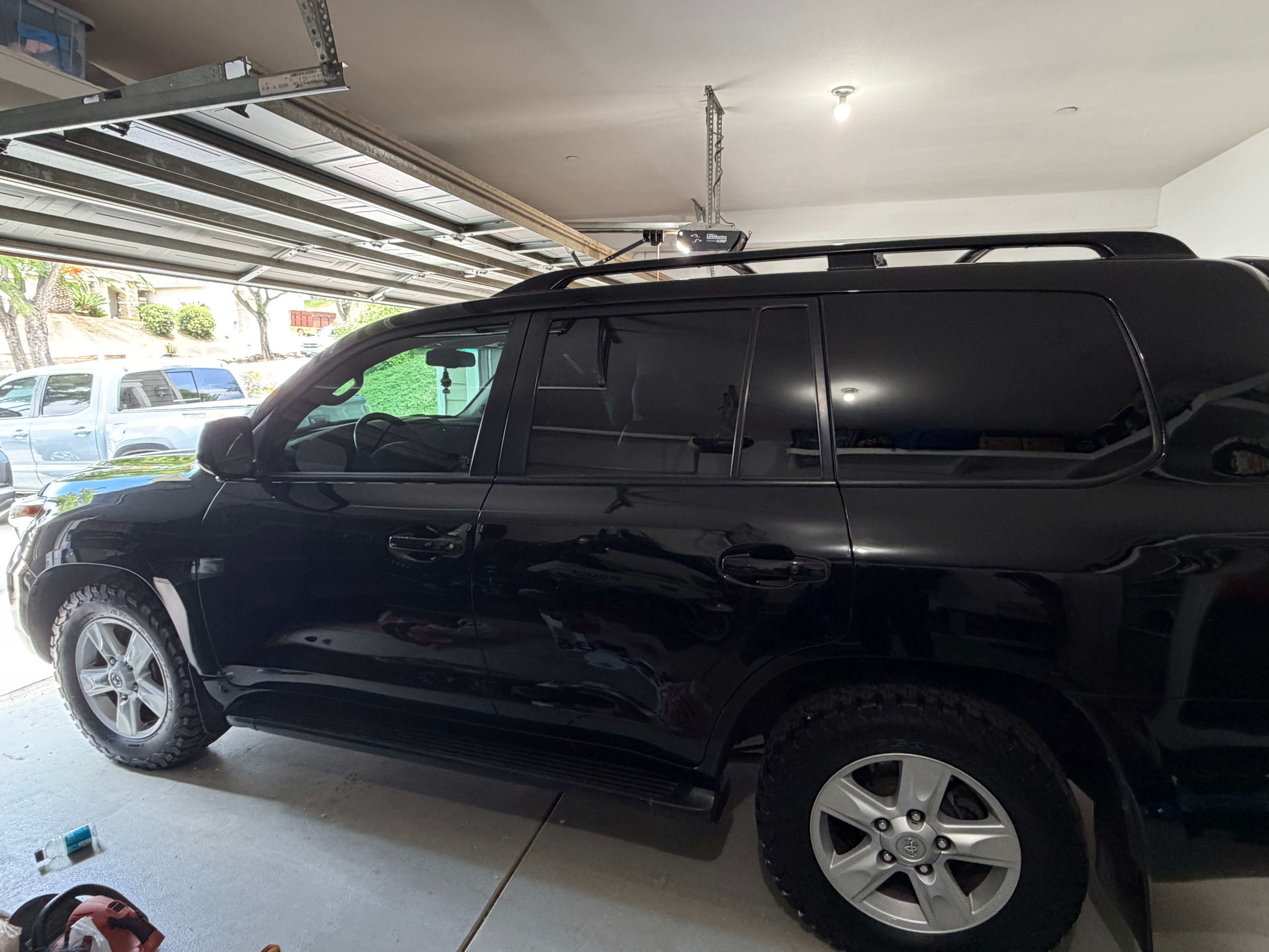 Used 2011 Toyota Land Cruiser w/ Upgrade Pkg AWD/4WD image 5