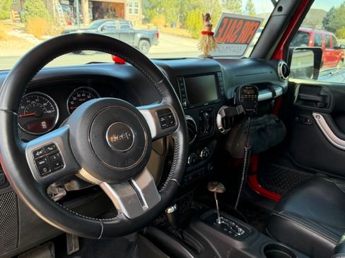 Used 2016 Jeep Wrangler Unlimited Rubicon image 18