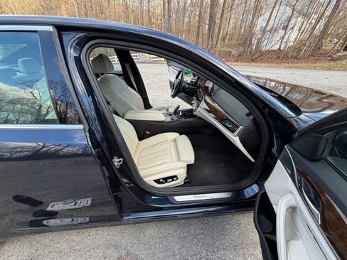 Used 2017 BMW 540i image 8