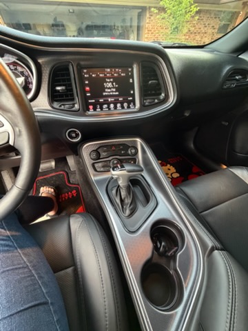 Used 2015 Dodge Challenger SXT Plus RWD image 14