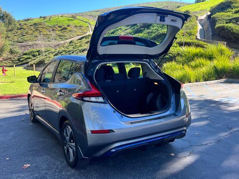 Used 2020 Nissan Leaf SV w/ SV Technology Package image 5