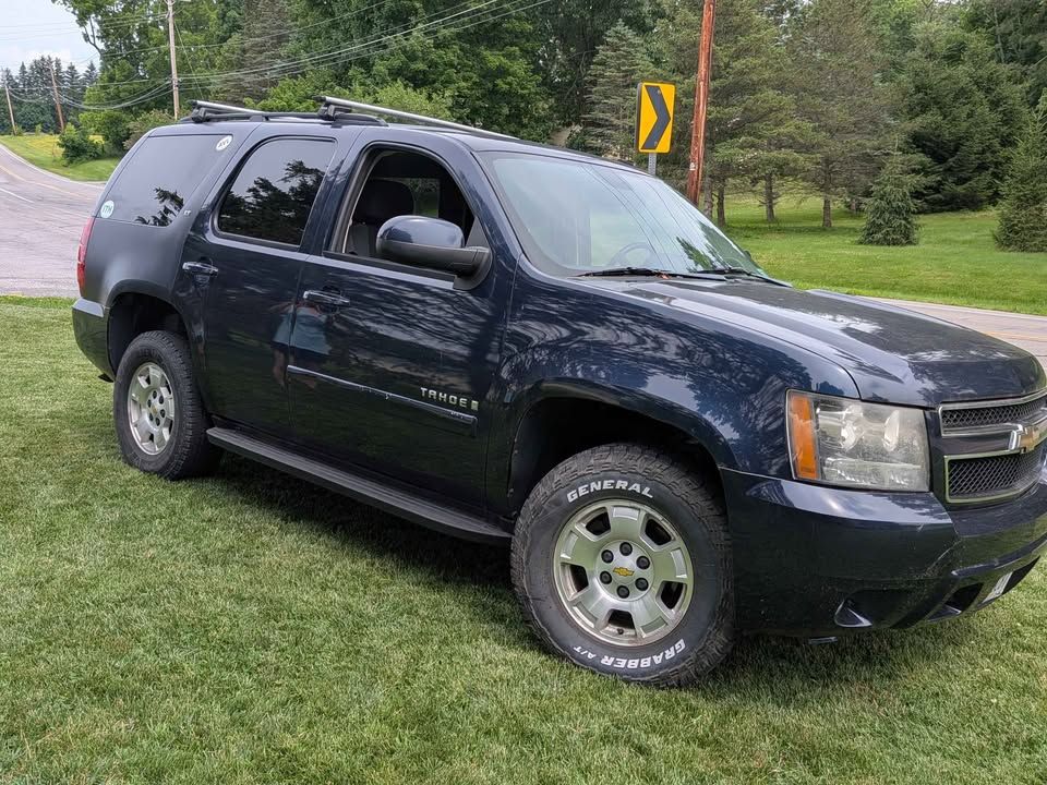 Used 2009 Chevrolet Tahoe LT w/ Convenience Package AWD/4WD image 8