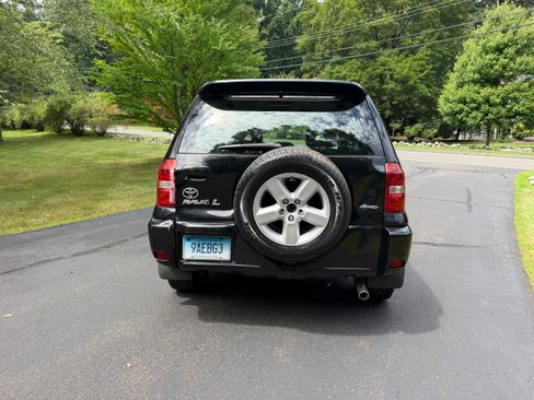 Used 2004 Toyota RAV4 4WD w/ "L" Pkg image 6